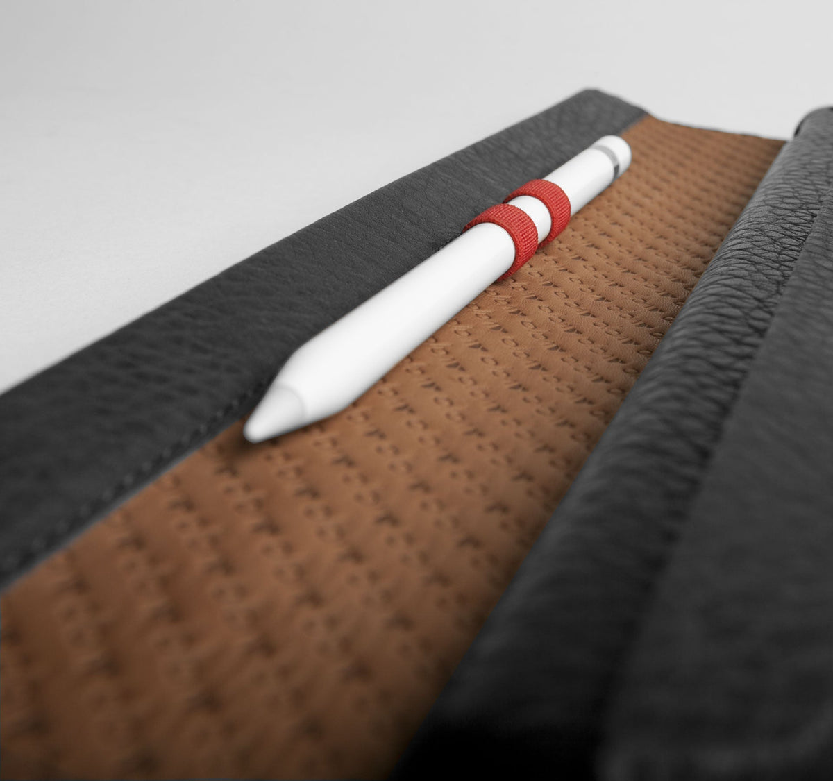 iPad Pro 9.7&#39;&#39; Leather Sleeve - Vaja