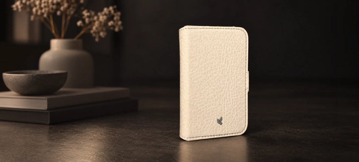 Vaja leather folio for iPhone Duo, closed