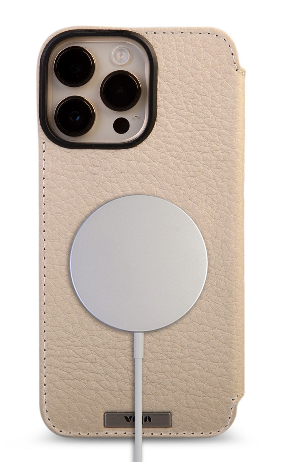 Nuova Pelle with MagSafe charger