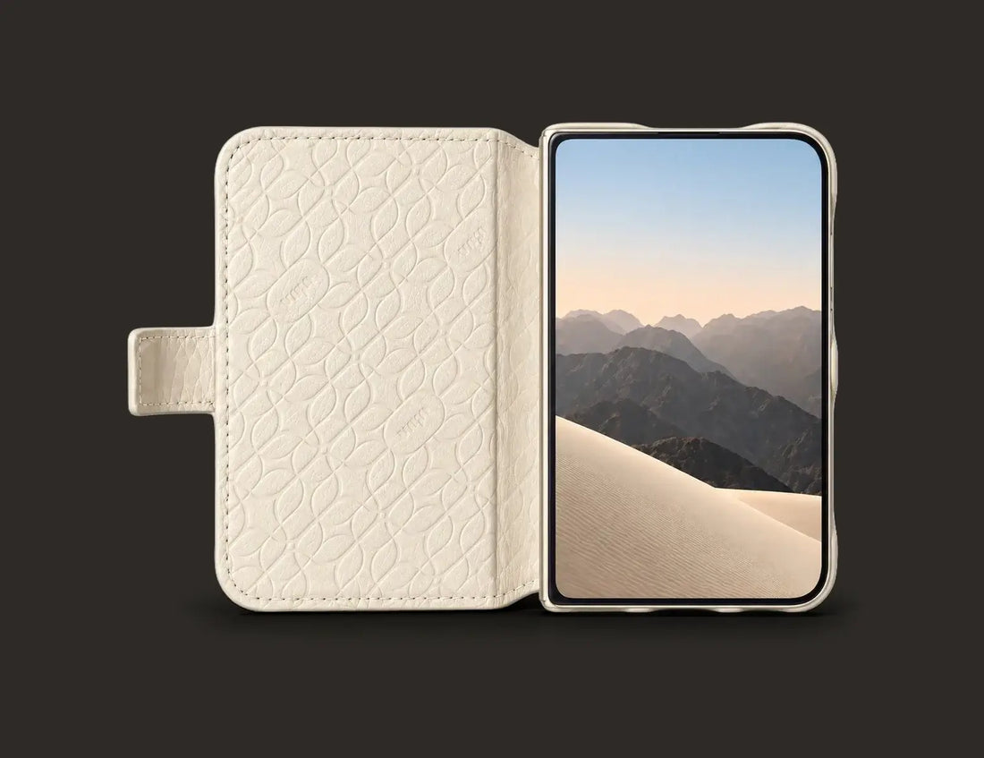 A Vaja folio for iPhone Duo in low light