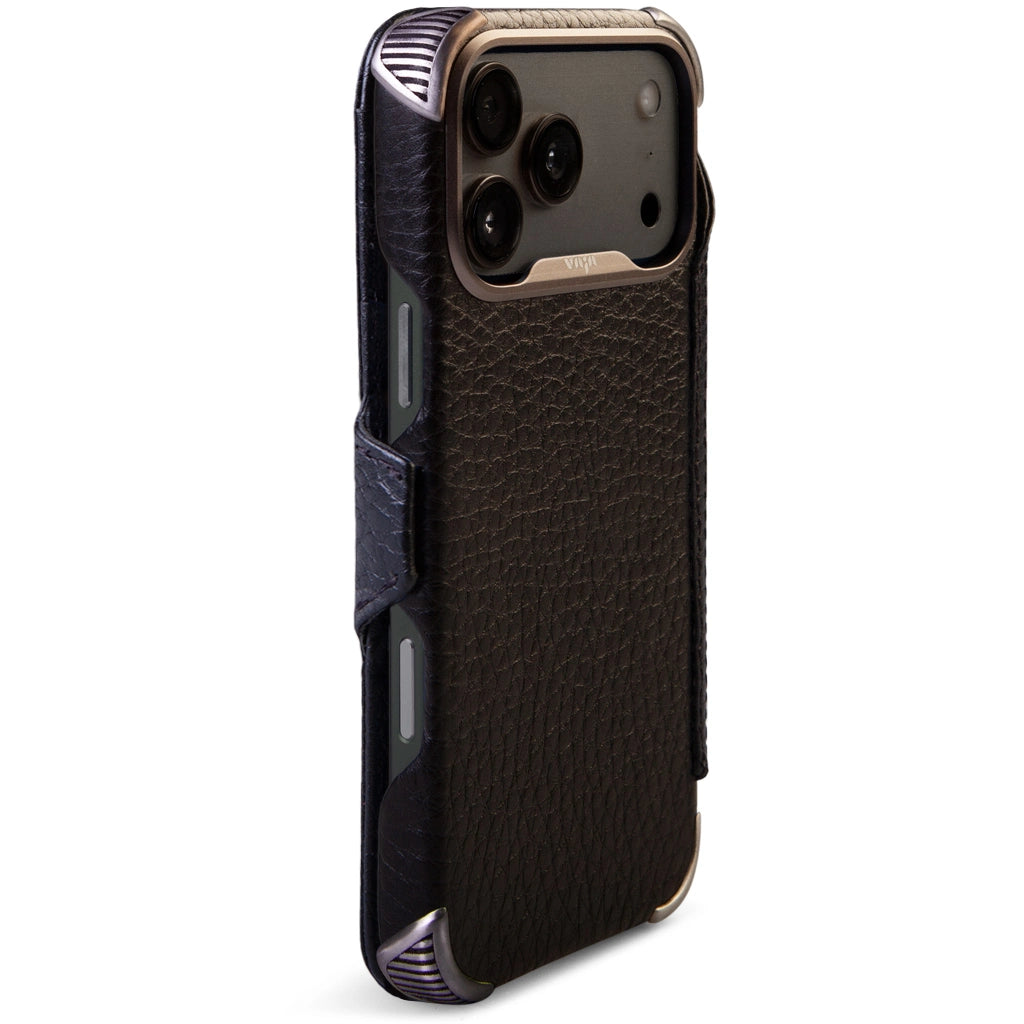 The Buckler wallet leather case for iPhone 17 Pro Max - Vaja The Buckler wallet leather case for iPhone 17 Pro Max - Vaja