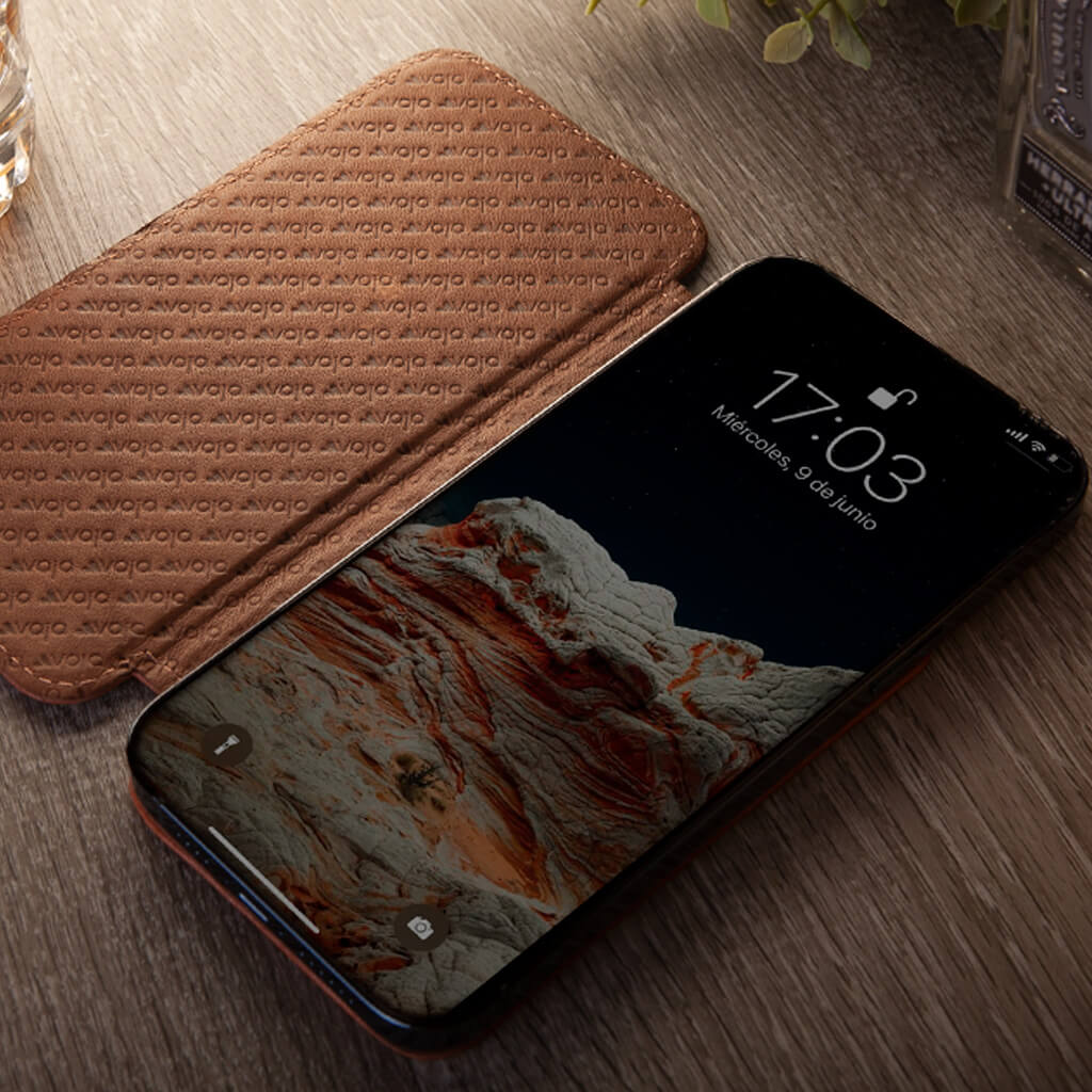 Folio iPhone 14 Pro Max leather case - Vaja