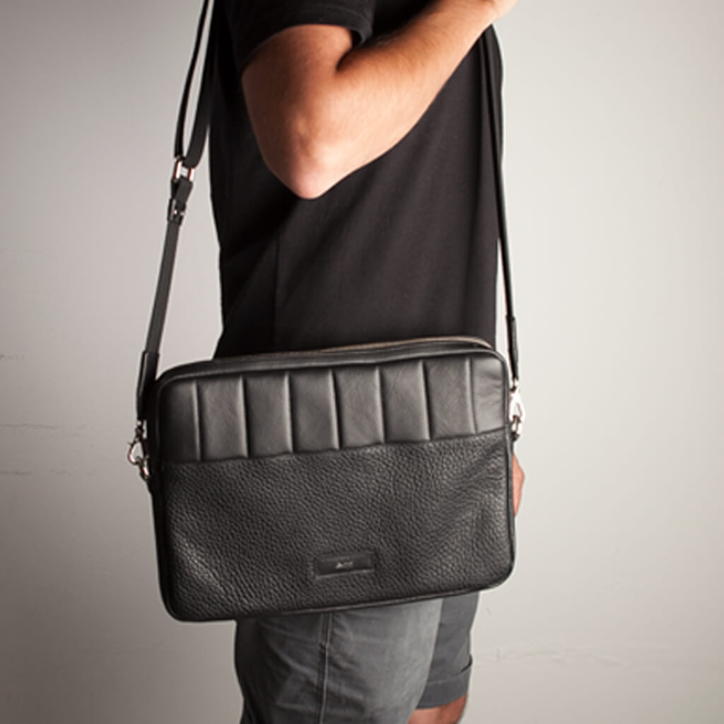 13" Padded Leather Bag - Vaja
