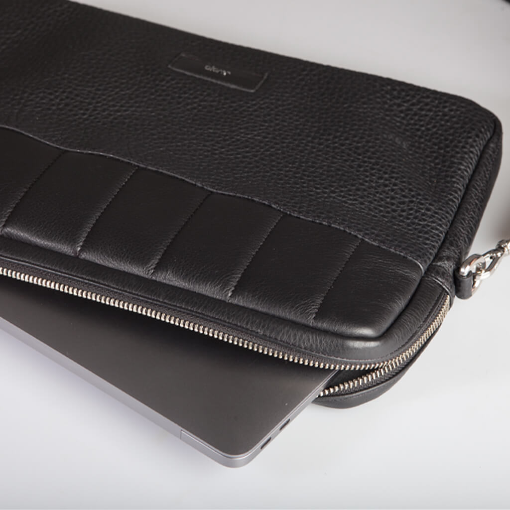 13&quot; Padded Leather Bag - Vaja