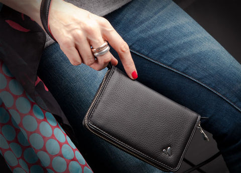 Lucy Clutch - Premium Leather Clutch for iPhone SE 2022 &amp; 4,7&quot; smartphones - Vaja