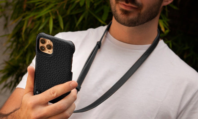 Crossbody iPhone 11 Pro necklace case - Vaja