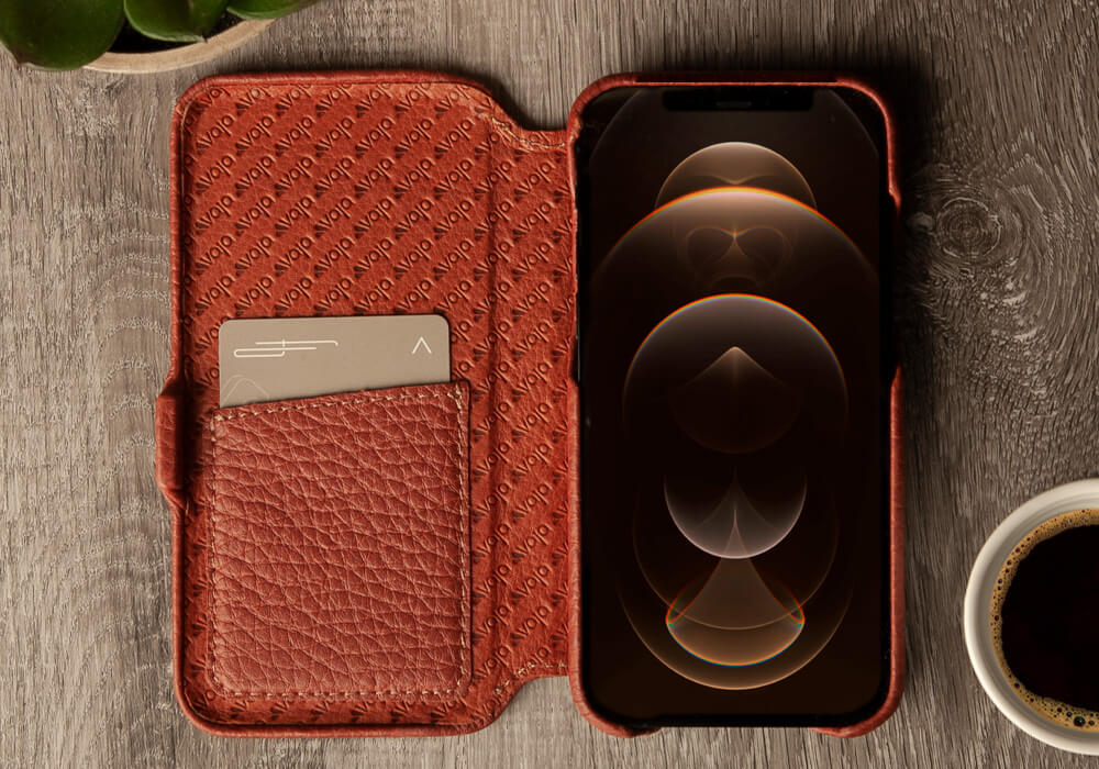 iPhone 12 & 12 pro Folio leather case with MagSafe - Vaja