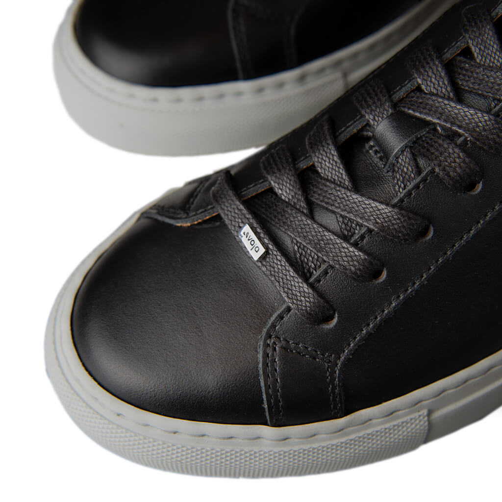 Urban Black Leather Sneakers - Vaja