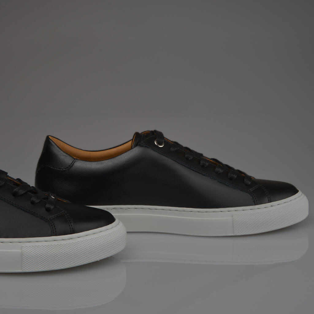 Urban Black Leather Sneakers - Vaja