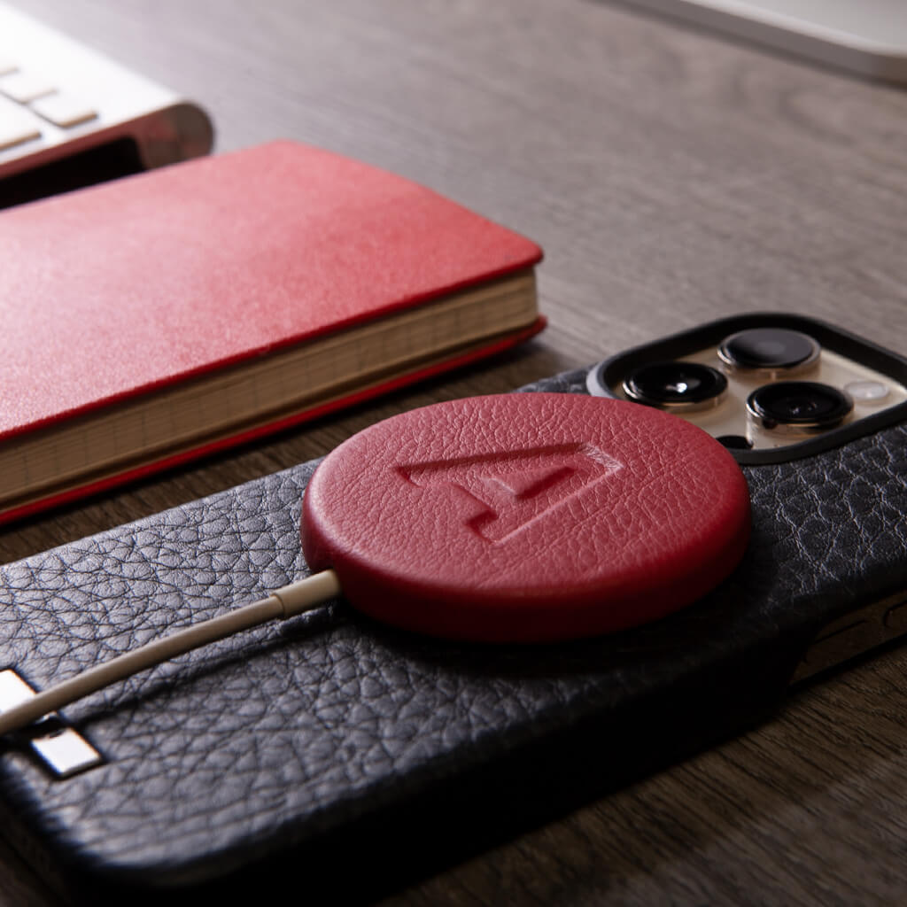 MagSafe Leather Cover - Vaja