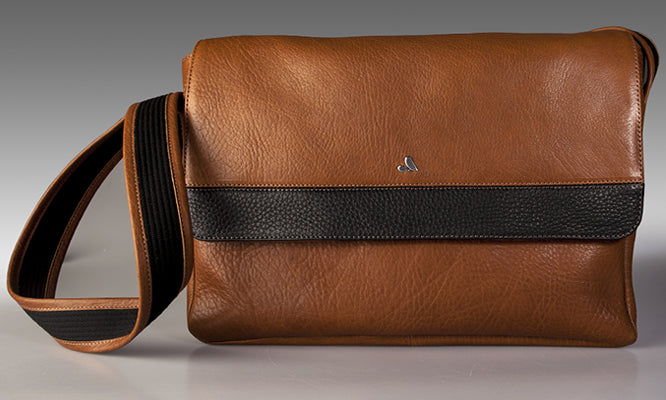 Messenger Leather Bag for MacBook 15” &amp; 16” - Vaja