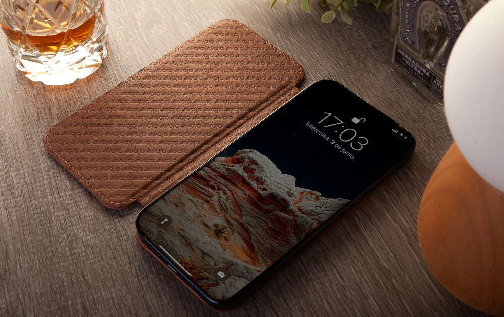 Nuova Pelle leather iPhone 12 &amp; 12 Pro MagSafe case - Vaja