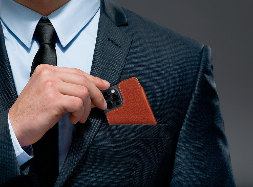 Nuova Pelle leather iPhone 12 & 12 Pro MagSafe case - Vaja