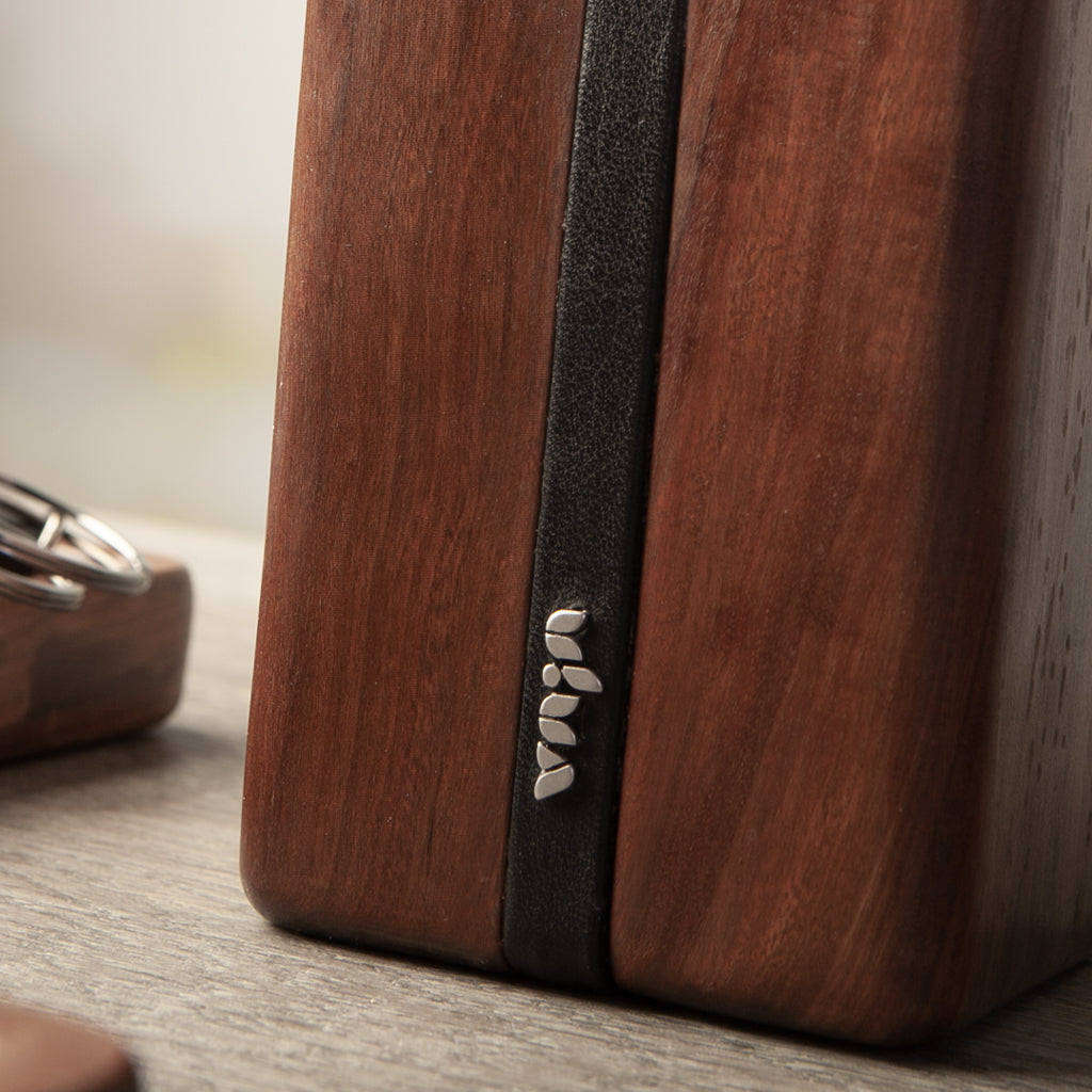 Leather pen organizer with Lapacho wood - Vaja