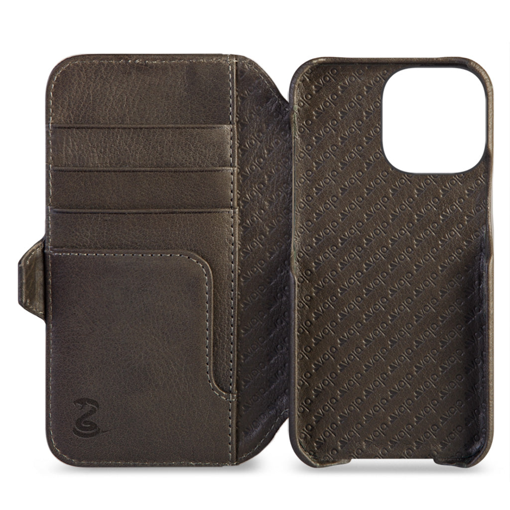 Kobra Wallet iPhone 13 Pro MagSafe Leather Case - Vaja