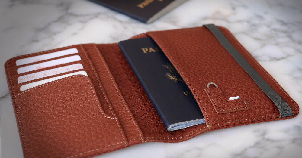 Leather Passport Holder (Natural) - Alta Andina