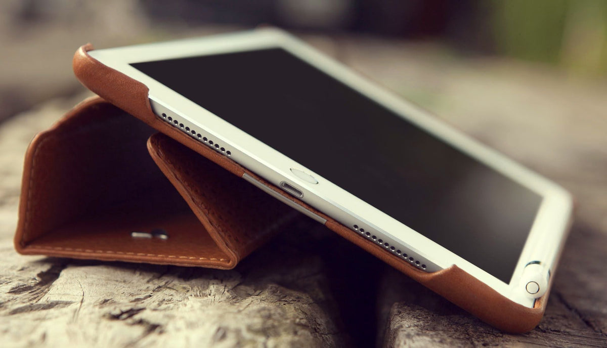 iPad Pro 9.7&#39;&#39; Detachable Libretto Leather Case - Vaja