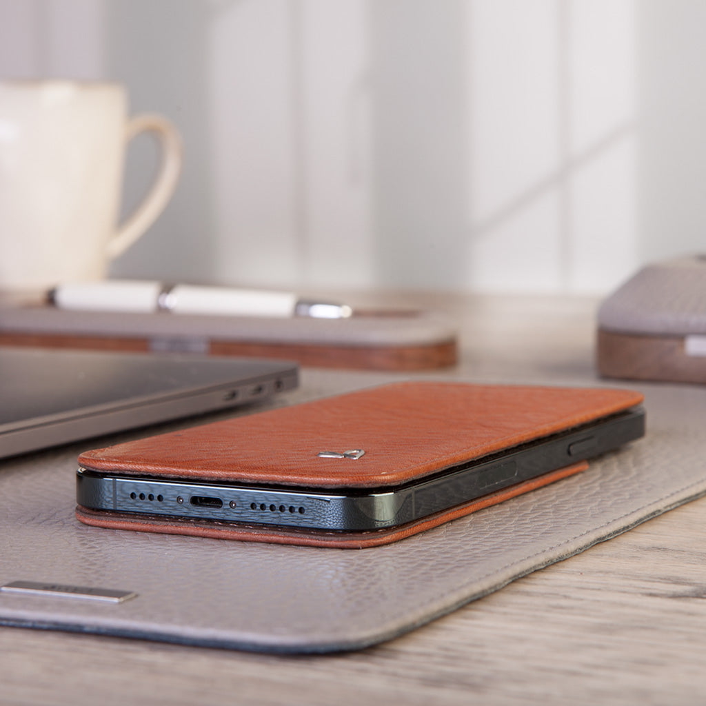 Nuova Pelle iPhone 13 Pro MagSafe leather case - Vaja
