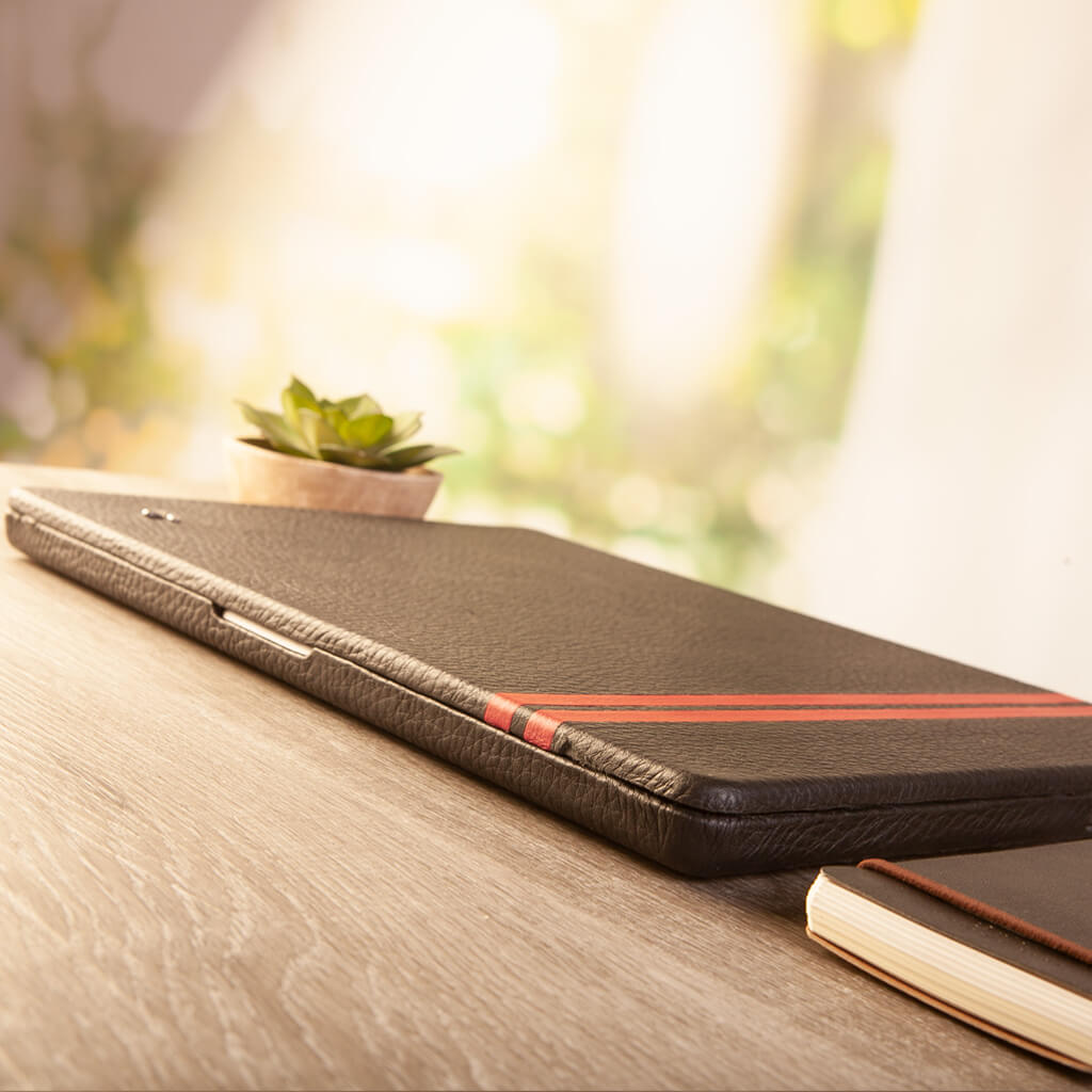 MacBook Pro 14” M3 leather case - Vaja