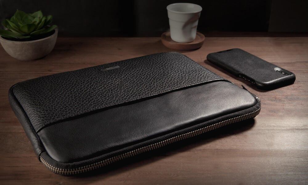 iPad Air (2020) and iPad Pro 11&quot; Zippered Leather Pouch - Vaja